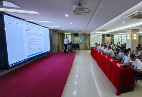 高位推动，，，，，，周全安排，，，，，，吹响清静集结号——合肥星际娱乐2025“清静生产月”运动启动会